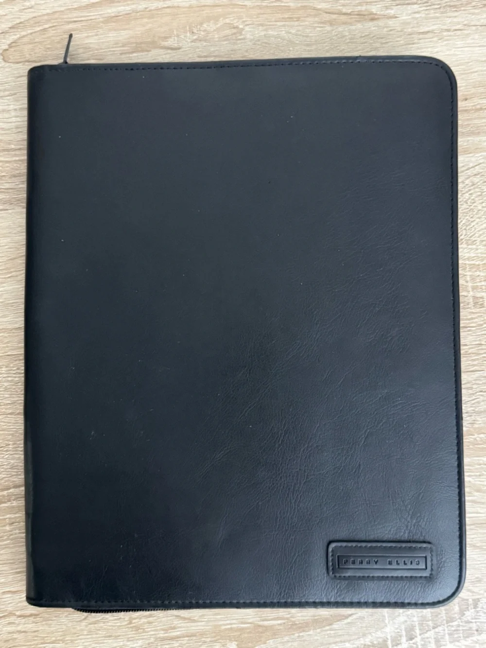Perry Ellis Vintage Black Leather Round Zipper Document Portfolio Organizer